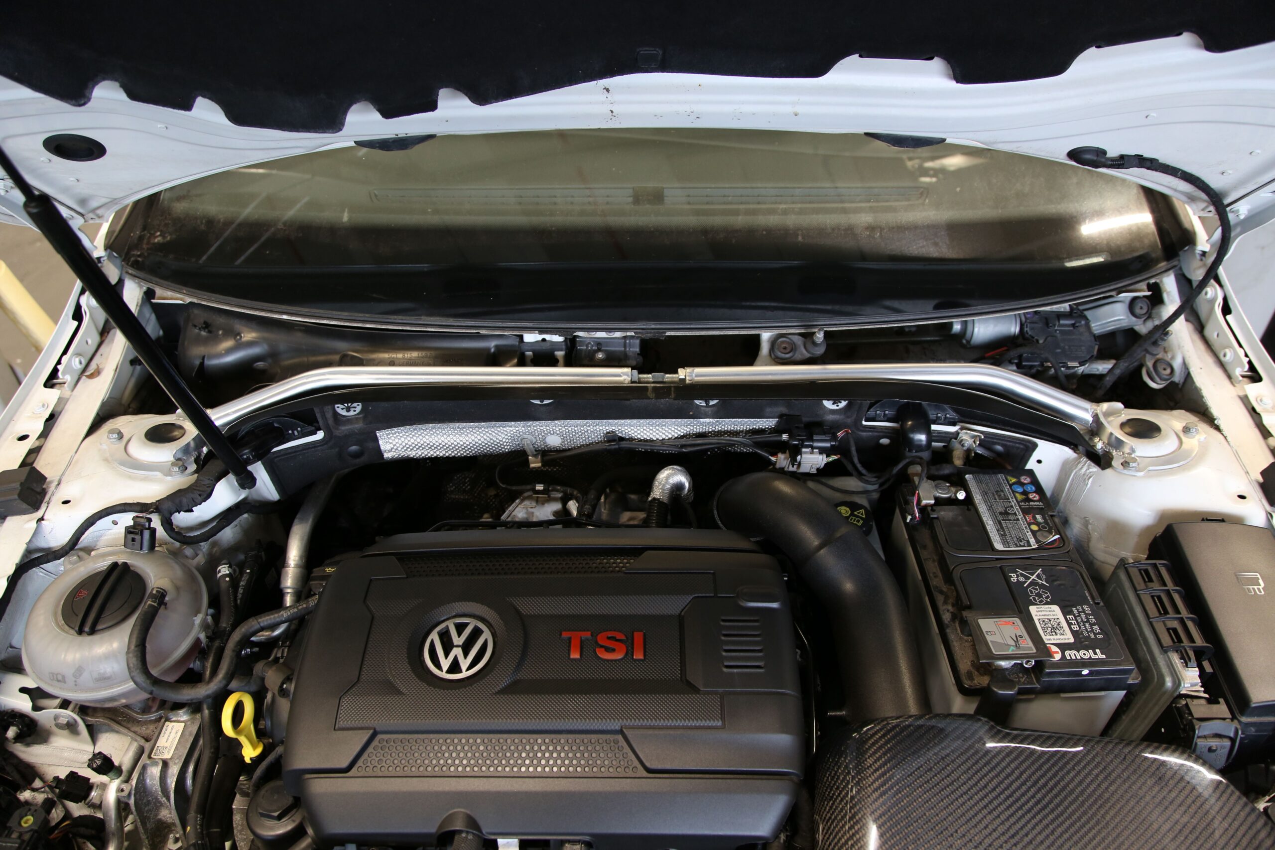 Alu-Domstrebe passend für Seat Leon 5F, VW Golf VII Typ AU, VW Golf VIII Typ CD