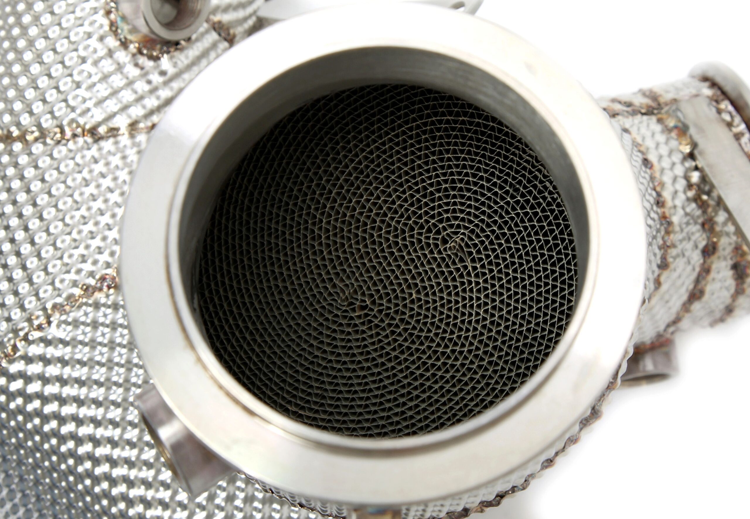 Downpipe mit Hitzeschild und Katalysator passend für X5 M Typ F95, X6 M Typ F96 ab BJ 2020-2022 - Motorcode S63