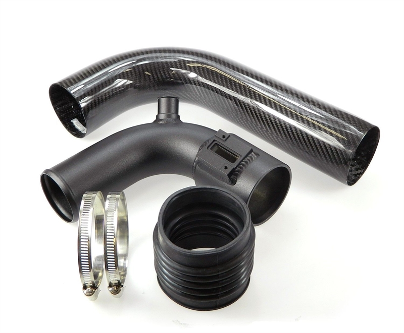 Carbon-Saugrohr passende Erweiterung für Airbox 114VW005 mit K04 Turbolader Audi TT (8J)/ Seat Leon (1P)/ Skoda Octavia, Superb (1Z/3T)/ VW EOS (1F)/ Golf VI (5K/137), Jetta (1K), Passat (3C), Scirocco (137), Tiguan (5N), Sharan (7N)