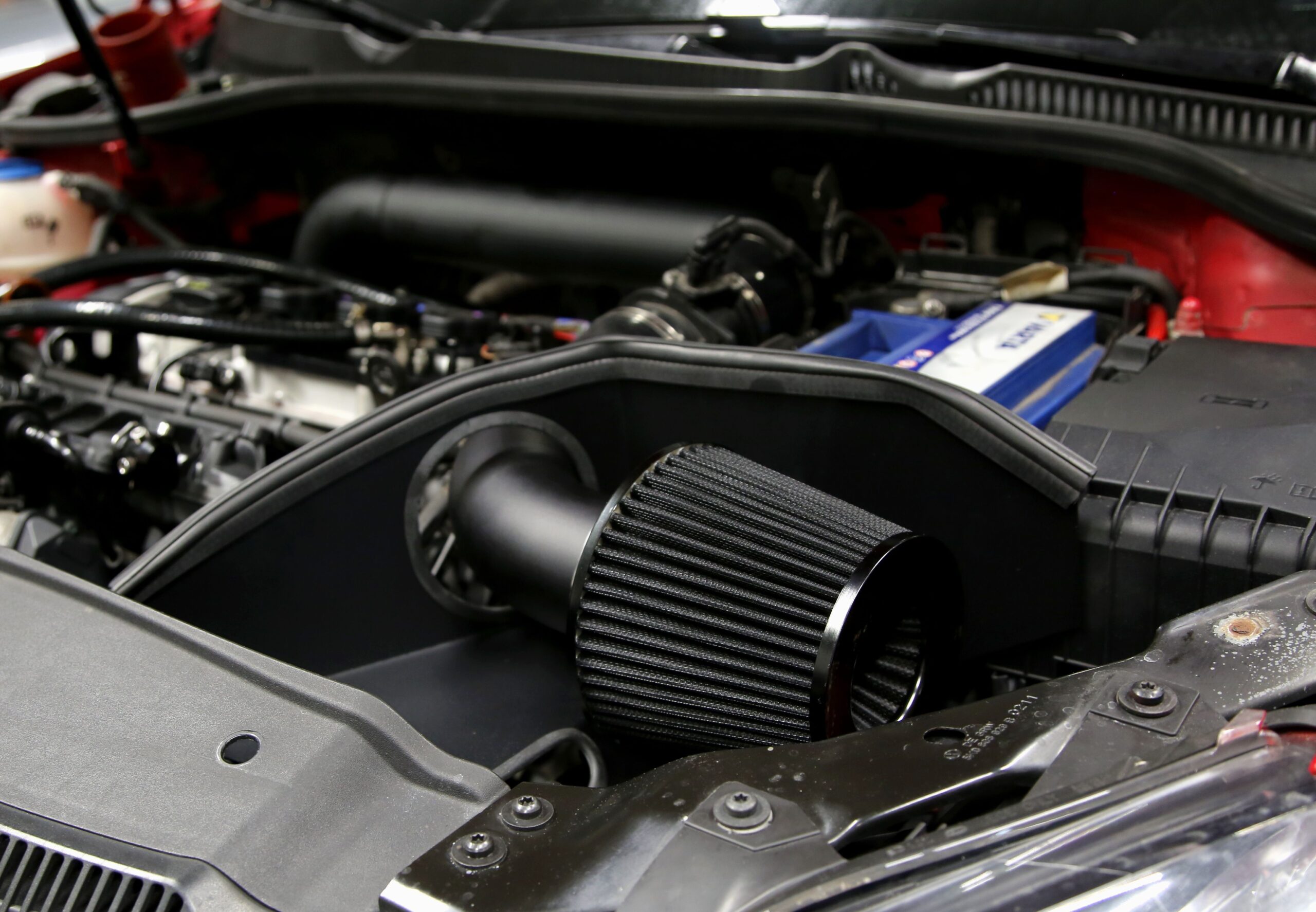Ansaugrohr Kit schwarz/ air intake kit / passend für Audi / Seat / Skoda / VW 1.8l TFSI / 2.0l TSI / TFSI Motoren / Modelle ab 2011 - 2014
