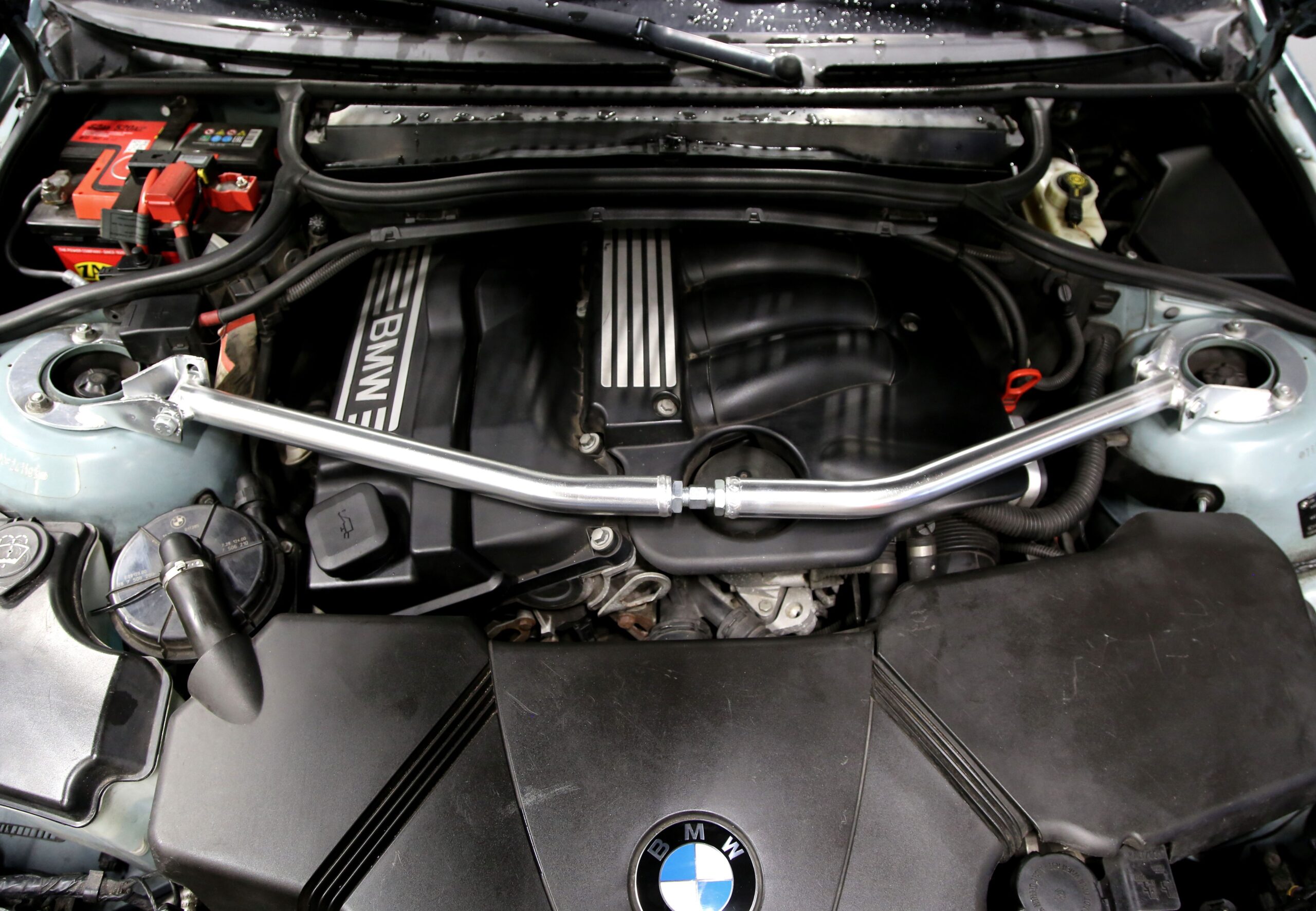 Alu-Domstrebe passend für BMW 3er E46 4-Zylinder
